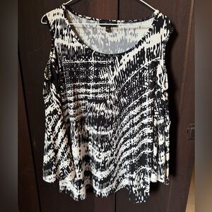 Melissa Paige women’s Medium blouse